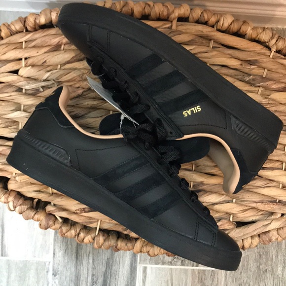 BRAND NEW! ADIDAS Sneakers - Picture 1 of 7